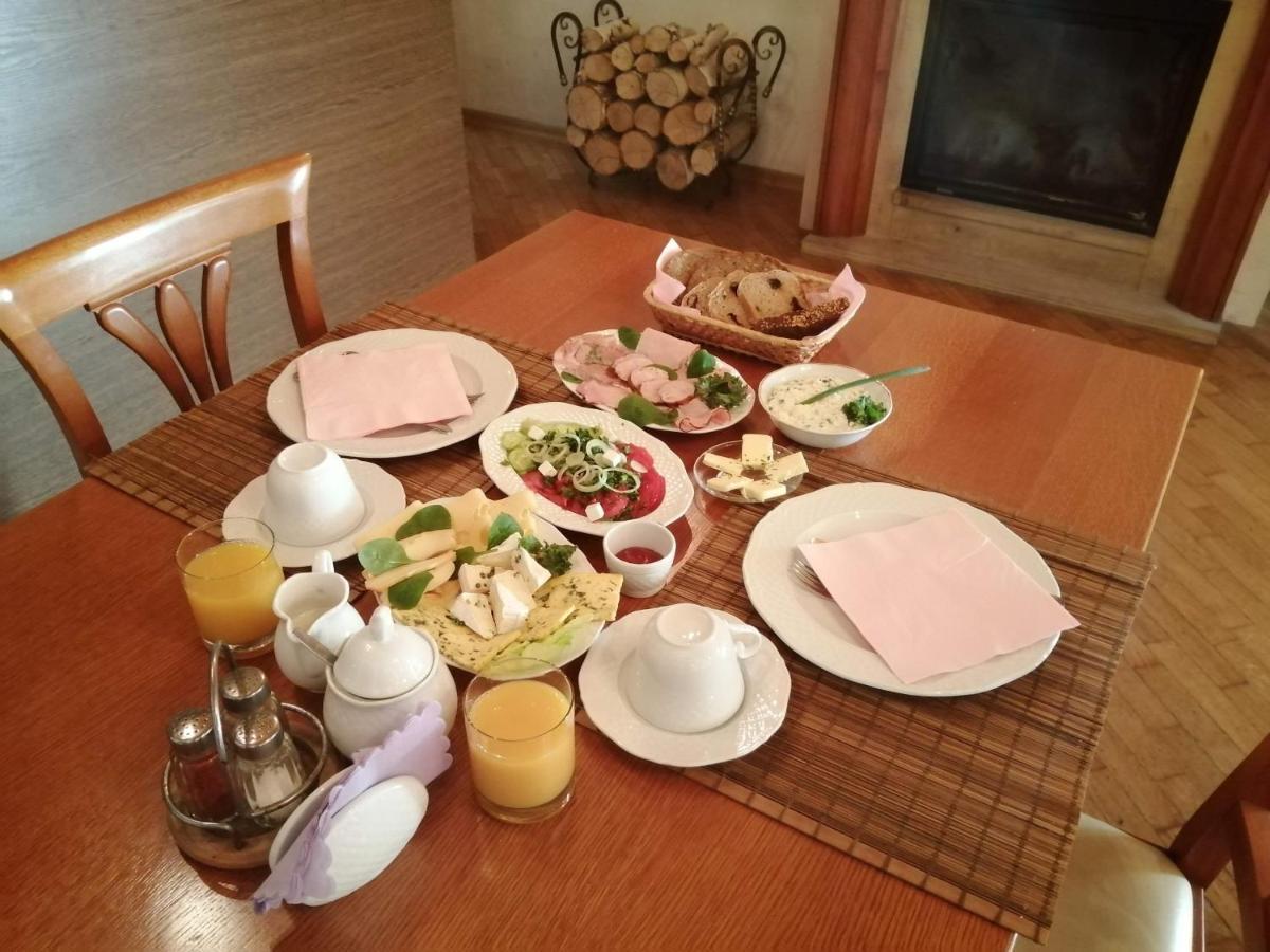 Noclegi Pod Debem U Jakuba Niepołomice Exteriör bild