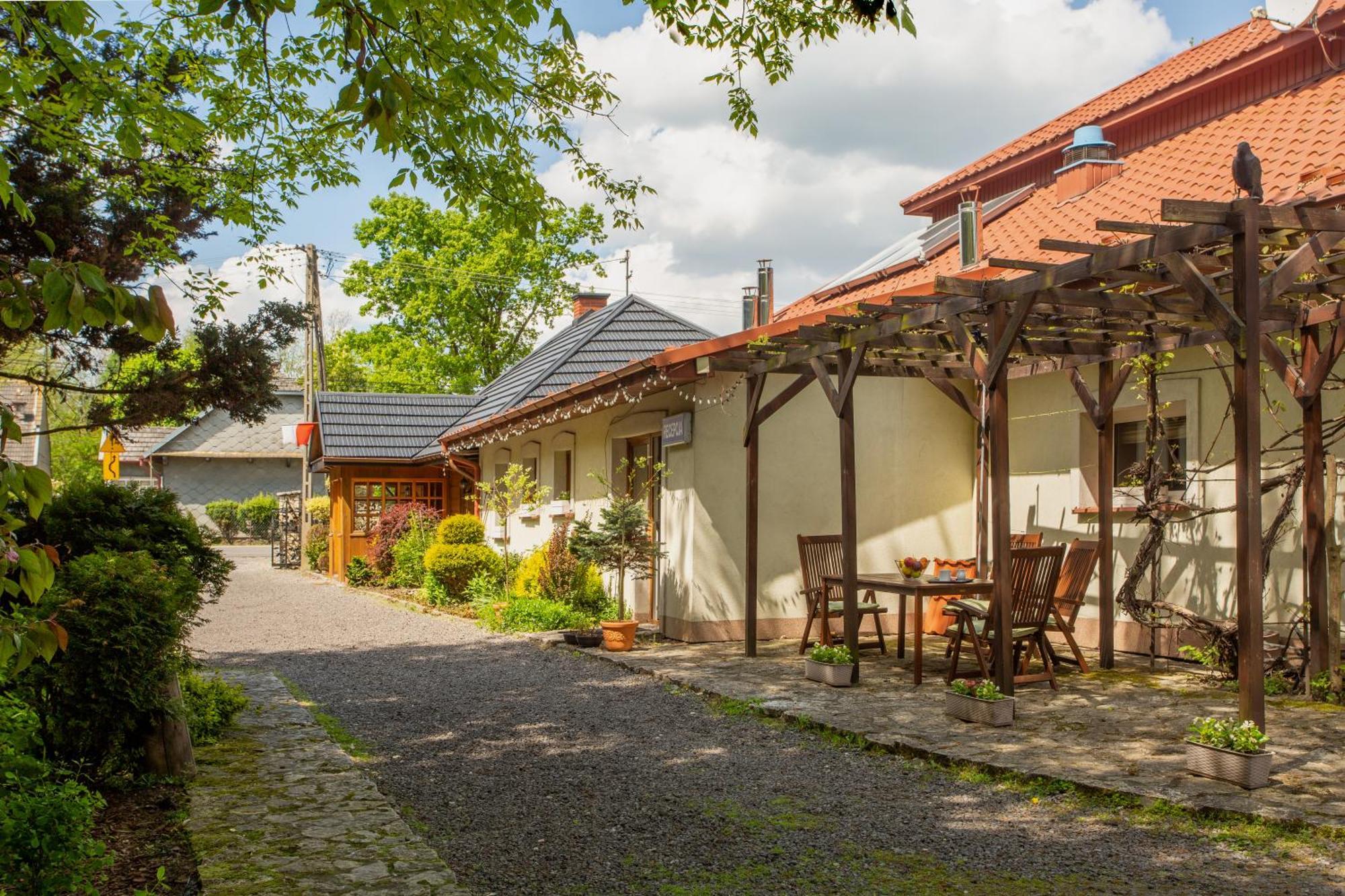 Noclegi Pod Debem U Jakuba Niepołomice Exteriör bild