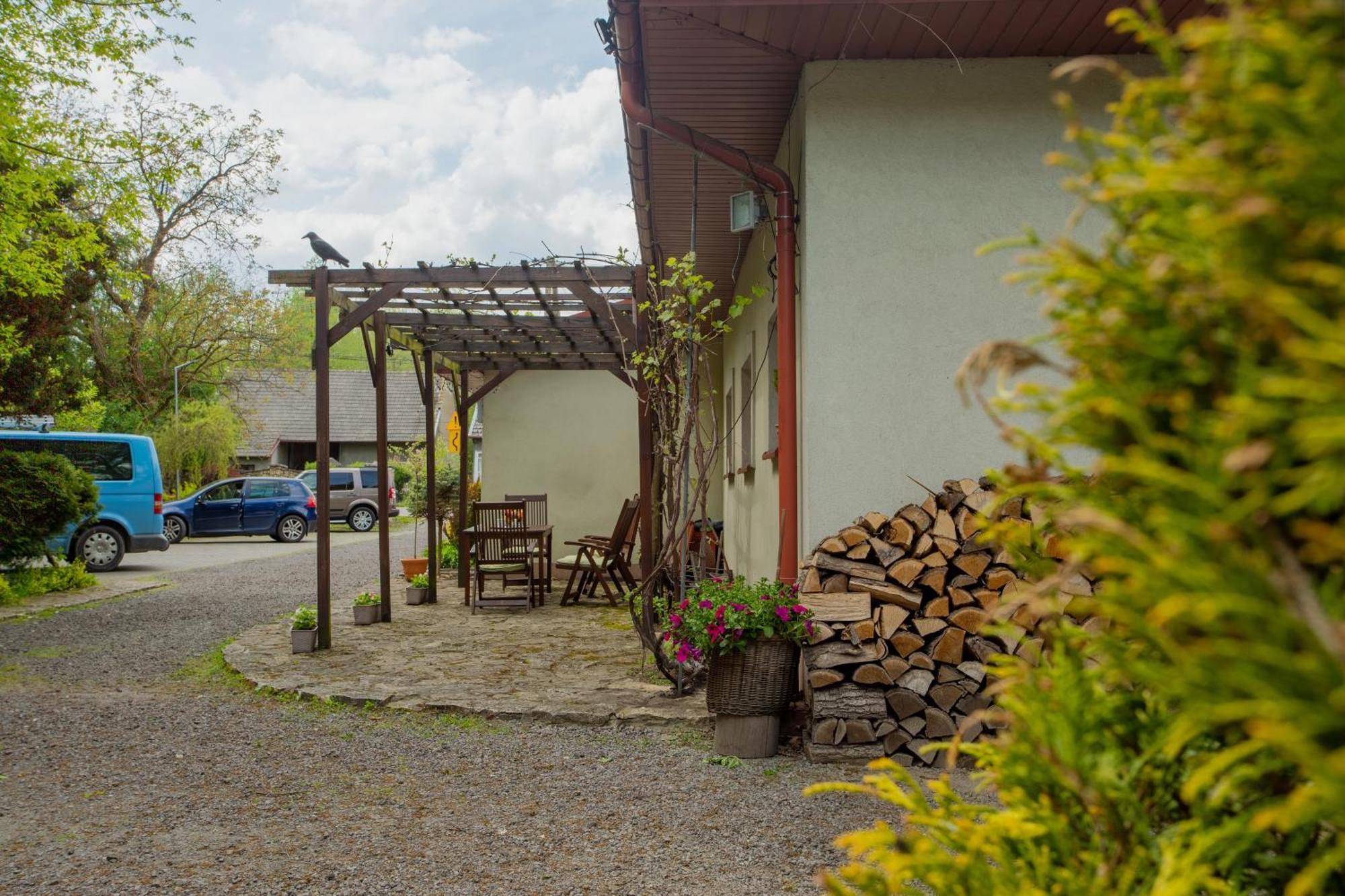 Noclegi Pod Debem U Jakuba Niepołomice Exteriör bild