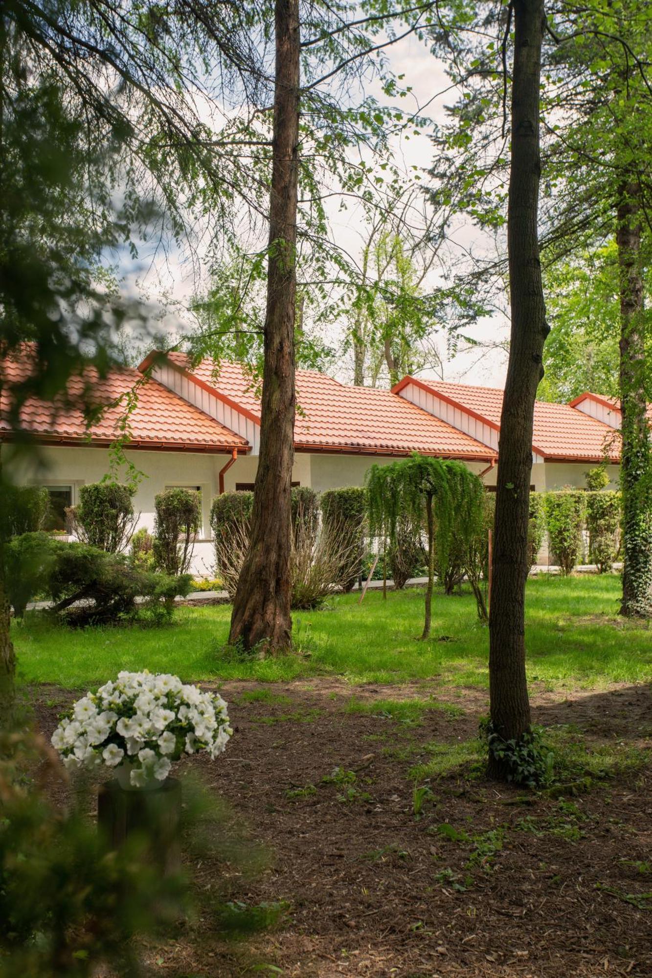 Noclegi Pod Debem U Jakuba Niepołomice Exteriör bild